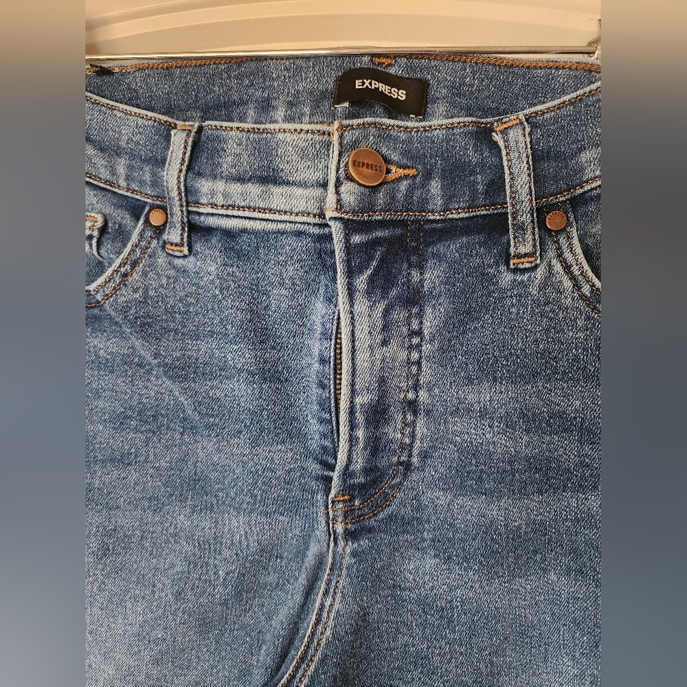 Express Sky Scraper Mid Rise Bootcut Jeans Size 12R Medium Wash Stretch Denim - Picture 2 of 5